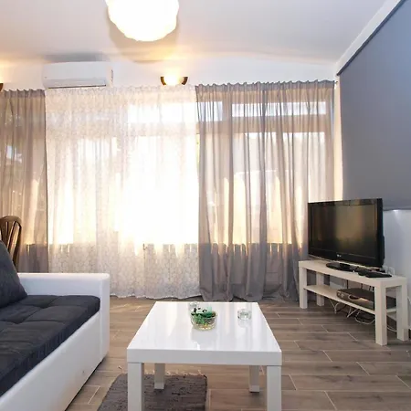 Apartment Fuer 6 Personen Ca 75 Qm In Fazana, Istrien Istrische Riviera *