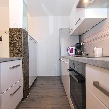 Fuer 6 Personen Ca 75 Qm In Fazana, Istrien Istrische Riviera Apartment Fazana